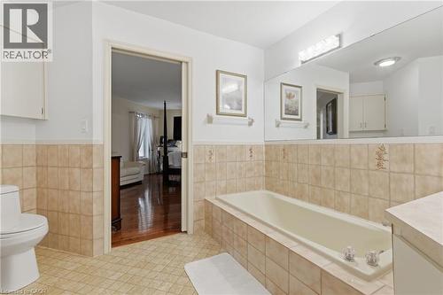 833 Brigadoon Drive, Hamilton, ON - Indoor Photo Showing Bathroom