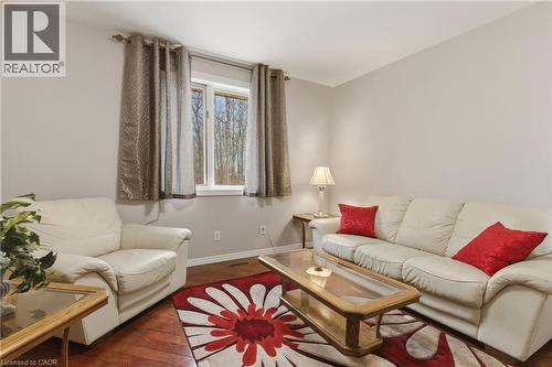 833 Brigadoon Drive, Hamilton, ON - Indoor Photo Showing Living Room