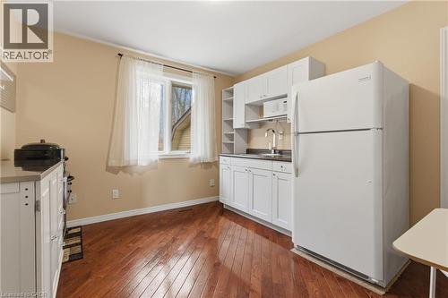833 Brigadoon Drive, Hamilton, ON - Indoor Photo Showing Kitchen