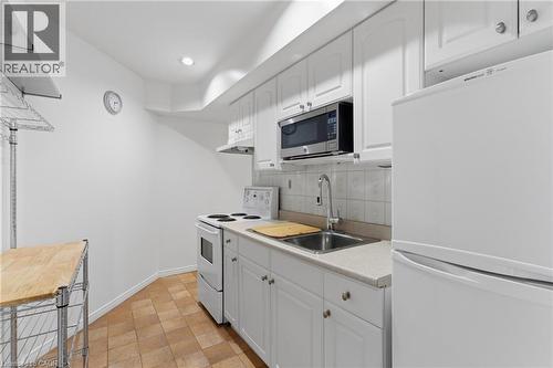 833 Brigadoon Drive, Hamilton, ON - Indoor Photo Showing Kitchen