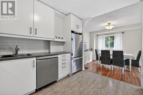 4 - 453 WOODVIEW ROAD  Burlington (Roseland), ON L7N 2Z9