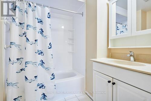 to ensuite. - 67 Ramsgate Private, Ottawa, ON - Indoor Photo Showing Bathroom