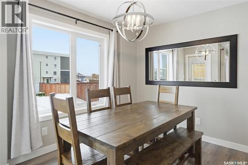 611 Ells Crescent, Saskatoon, SK - Indoor Photo Showing Dining Room