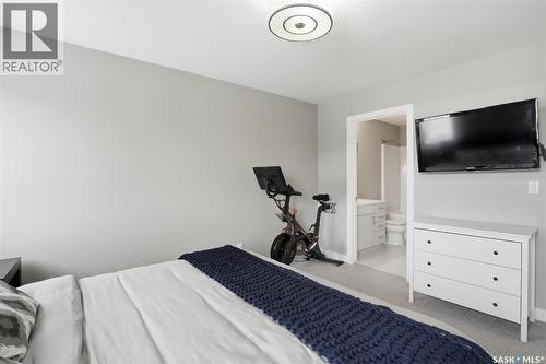 611 Ells Crescent, Saskatoon, SK - Indoor Photo Showing Bedroom