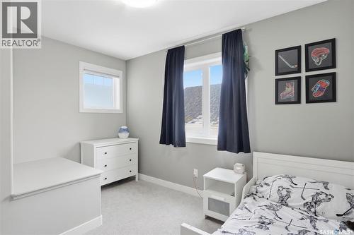 611 Ells Crescent, Saskatoon, SK - Indoor Photo Showing Bedroom