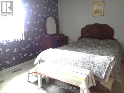 4170 Treetop Crescent, Mississauga, ON - Indoor Photo Showing Bedroom