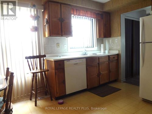 4170 Treetop Crescent, Mississauga, ON - Indoor Photo Showing Kitchen