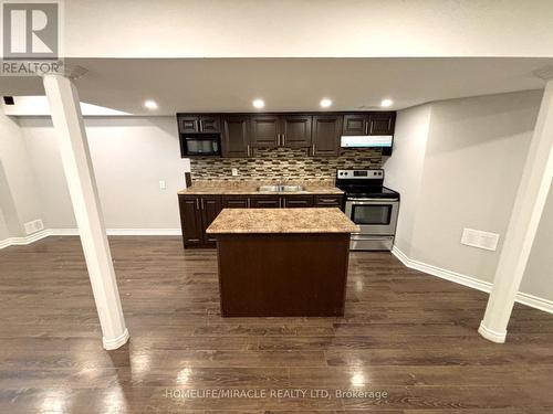 866 Francine Crescent, Mississauga, ON - Indoor Photo Showing Kitchen