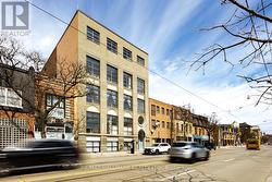 405 - 426 QUEEN STREET E Toronto, ON M5A 1T4