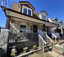 10 ELDON AVENUE Toronto, ON M4C 5G1