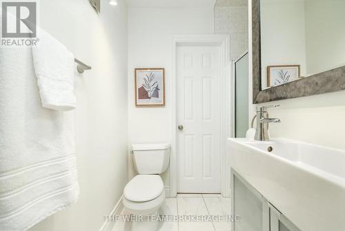 10 Eldon Avenue, Toronto, ON - Indoor Photo Showing Bathroom