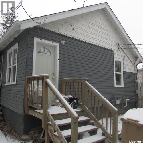 1437 Elphinstone Street, Regina, SK - Outdoor