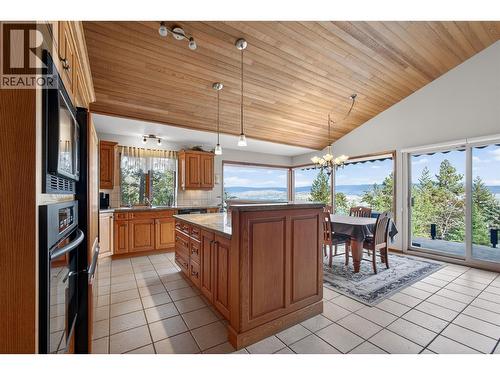 935 Lloyd Jones Drive, West Kelowna, BC - Indoor