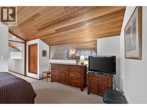 935 Lloyd Jones Drive, West Kelowna, BC - Indoor