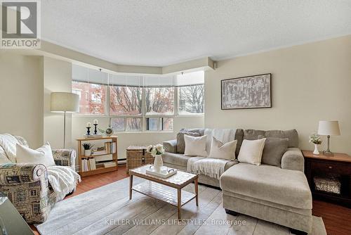 205 - 7 Picton Street, London East (East F), ON - Indoor Photo Showing Living Room