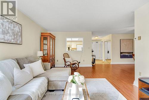 205 - 7 Picton Street, London East (East F), ON - Indoor Photo Showing Living Room