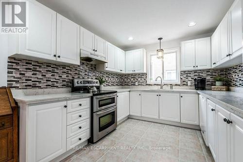 62 Spadara Drive, Hamilton, ON - Indoor Photo Showing Kitchen With Upgraded Kitchen