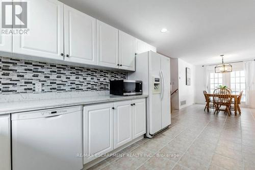62 Spadara Drive, Hamilton, ON - Indoor Photo Showing Kitchen