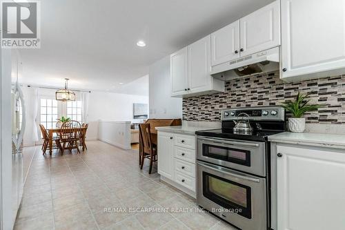 62 Spadara Drive, Hamilton, ON - Indoor Photo Showing Kitchen