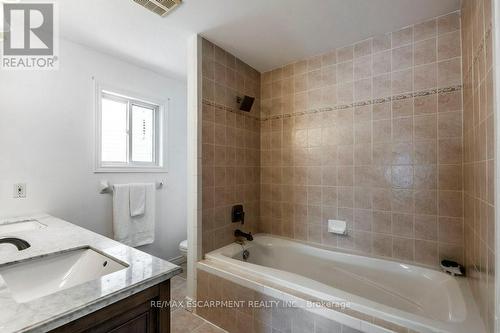 62 Spadara Drive, Hamilton, ON - Indoor Photo Showing Bathroom