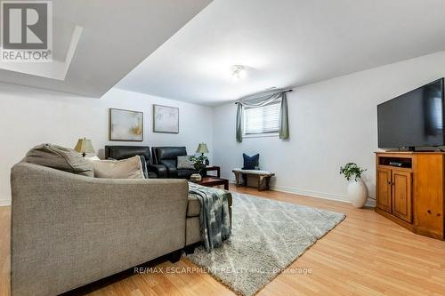 62 Spadara Drive, Hamilton, ON - Indoor Photo Showing Living Room