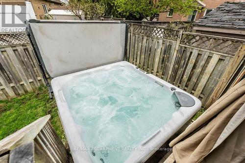 62 Spadara Drive, Hamilton, ON - Outdoor