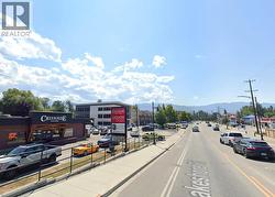 Shopping nearby - 