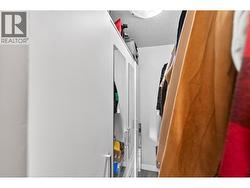 Walk-in Closet - 