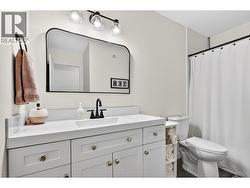 Main Bathroom - 