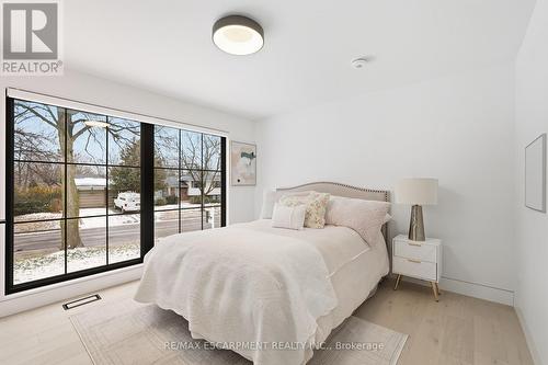 5135 Mulberry Drive, Burlington, ON - Indoor Photo Showing Bedroom
