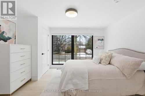 5135 Mulberry Drive, Burlington, ON - Indoor Photo Showing Bedroom