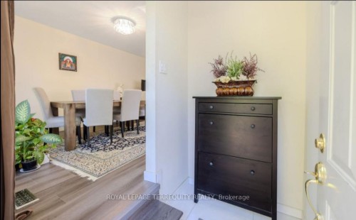 25 Bailey Crescent, Aurora, ON 