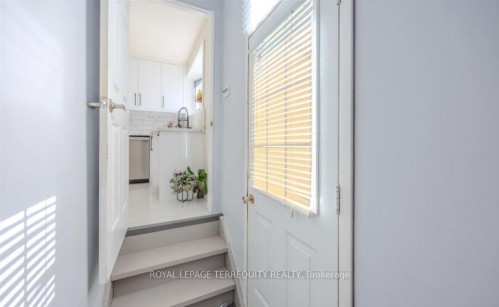 25 Bailey Crescent, Aurora, ON 