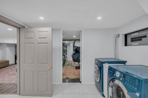 25 Bailey Crescent, Aurora, ON 