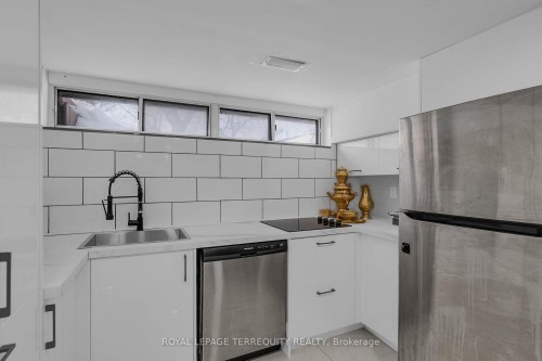 25 Bailey Crescent, Aurora, ON 