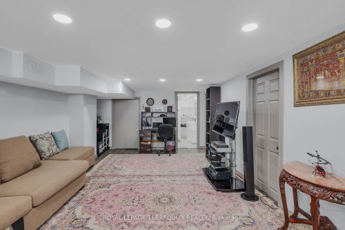 25 Bailey Crescent, Aurora, ON 