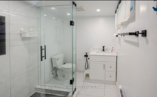 25 Bailey Crescent, Aurora, ON 