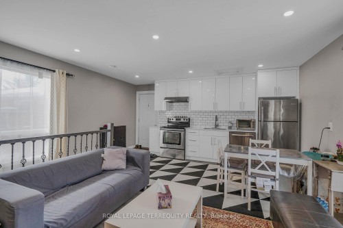 25 Bailey Crescent, Aurora, ON 