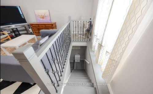 25 Bailey Crescent, Aurora, ON 