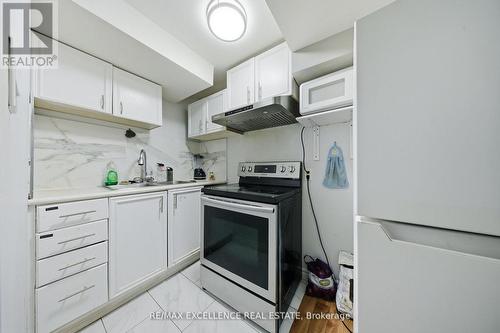 46 Nectarine Crescent, Brampton, ON - Indoor Photo Showing Kitchen