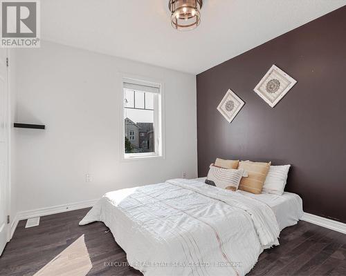 2 Nectarlane Avenue, Caledon, ON - Indoor Photo Showing Bedroom