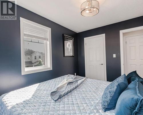 2 Nectarlane Avenue, Caledon, ON - Indoor Photo Showing Bedroom