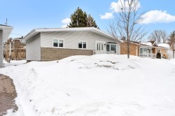 3323 Rue Hertel  Québec (Sainte-Foy/Sillery/Cap-Rouge), QC G1X 2J3