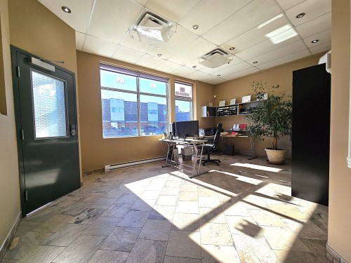 Office - 101-575 Boul. Du Curé-Boivin, Boisbriand, QC - Indoor Photo Showing Other Room