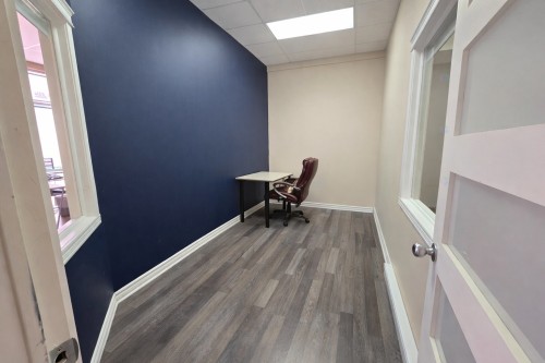 Office - 101-575 Boul. Du Curé-Boivin, Boisbriand, QC - Indoor Photo Showing Other Room