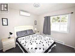 Primary bedroom on main level - 