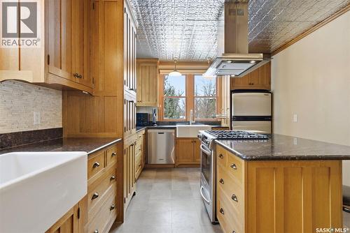 615 Walmer Road, Saskatoon, SK - Indoor Photo Showing Kitchen