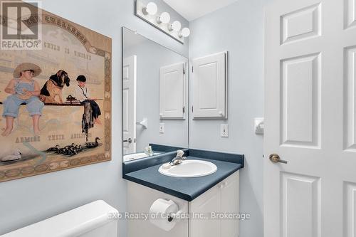124 Wilson Avenue, Tillsonburg, ON - Indoor Photo Showing Bathroom
