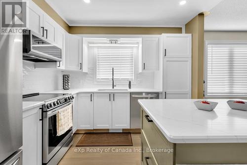 124 Wilson Avenue, Tillsonburg, ON - Indoor Photo Showing Kitchen With Upgraded Kitchen