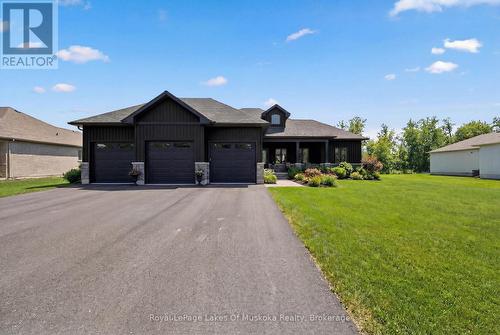 21 HENRY BALL COURT  Oro-Medonte (Warminster), ON L0K 2G1